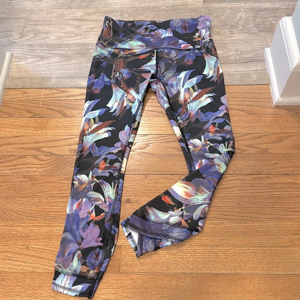 Reebok floral crops
